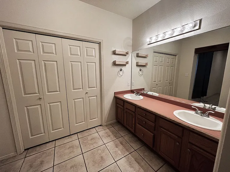 740 Canyon Point Rd — Photo 12