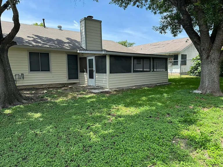 8214 Spring Town St — Photo 18