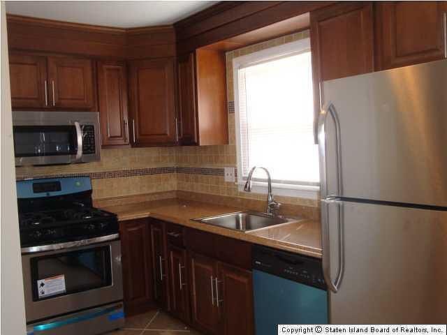 2nd image of 6 Aspinwall St