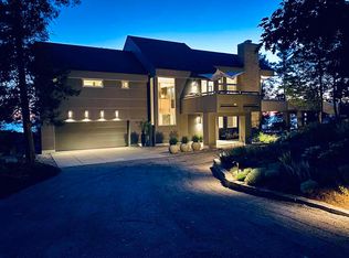 5275 N Lake Shore Dr, Harbor Springs, MI 49740