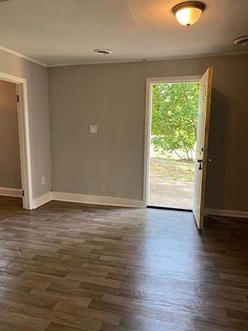 1st image of 206 Daisy Dr