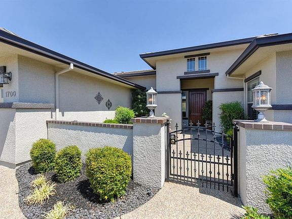 2nd image of 1700 Carnelian Ct