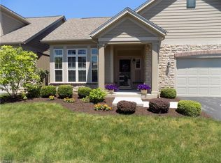 581 Quarry Lakes Dr, Amherst, OH 44001