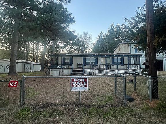 5th image of 165 Ashley Ave