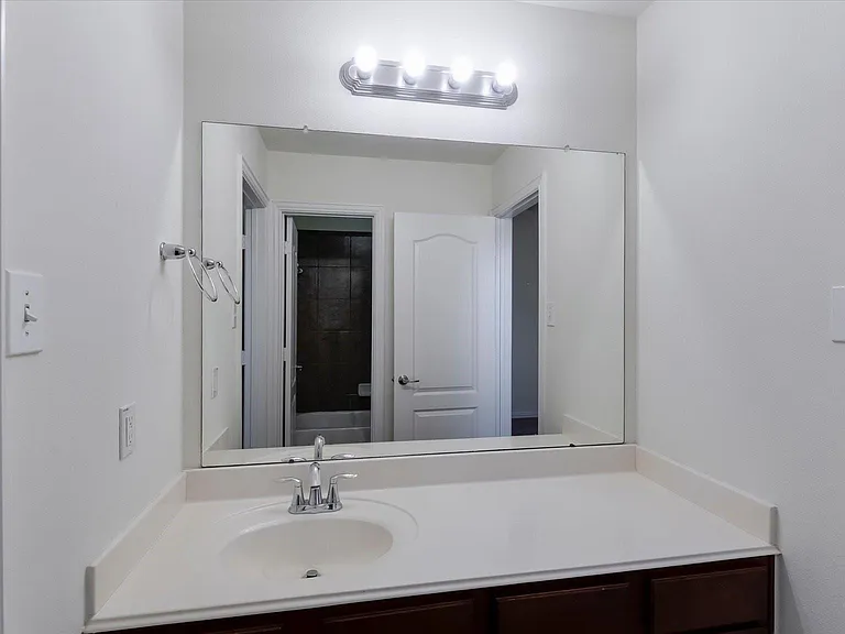 13202 Indigo Creek Ln — Photo 39