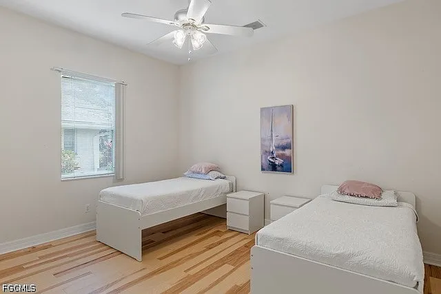 2111 SW 51st St — Photo 8