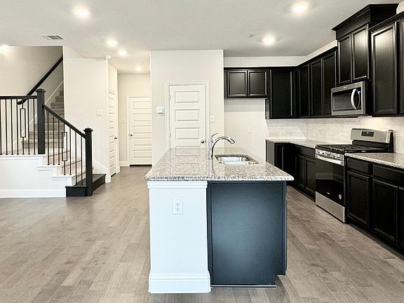 5th image of 7837 Bayside Dr