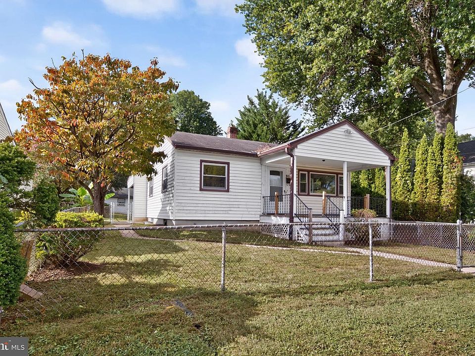 1st image of 921 Maple Ave