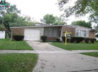 15341 Leslie St, Oak Park, MI 48237