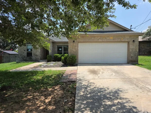 106 Crestway, Floresville, TX 78114