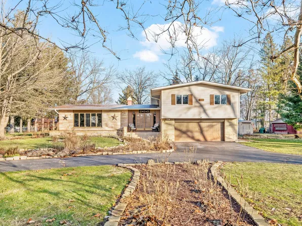 333 E Arnold St, Sandwich, IL 60548