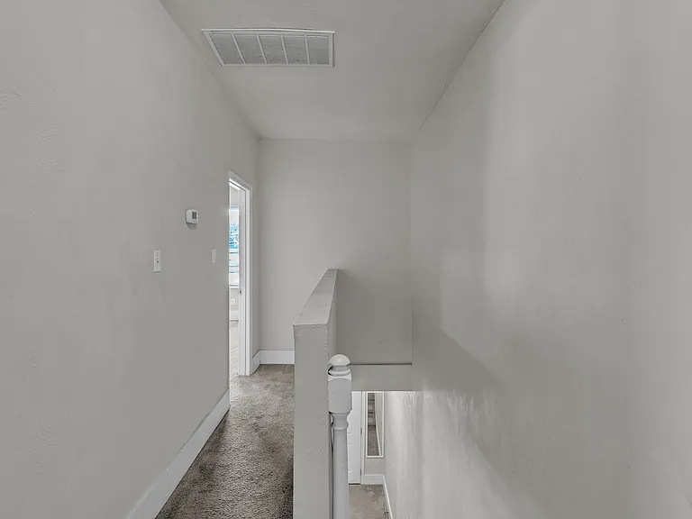 1359 W 40th St — Photo 19