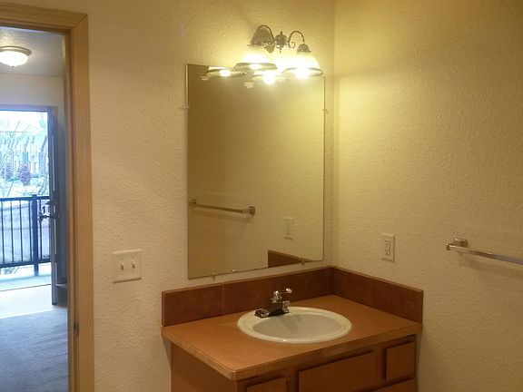 5th image of 5515 NE 82nd Ave