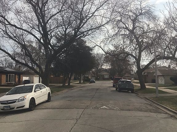 4th image of 1028 W 107th Pl