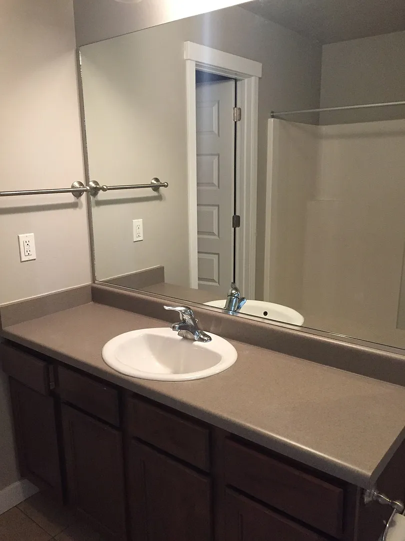 3 Bedroom Townhome in SOJO!! — Photo 3