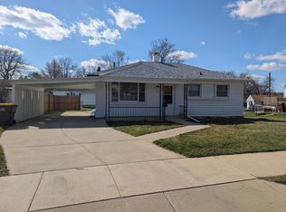 934 Jefferson Dr, Freeport, IL 61032