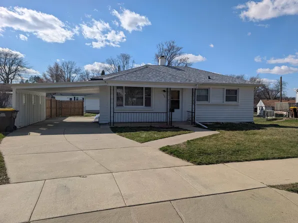 934 Jefferson Dr, Freeport, IL 61032