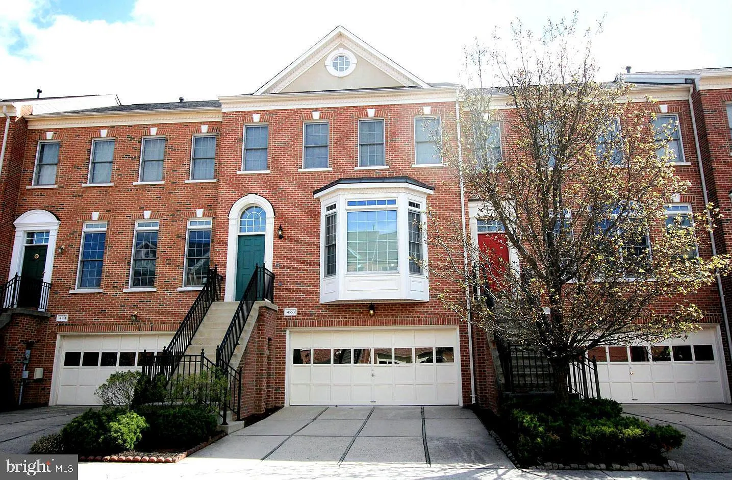 3 bed, 3.5 bath, 2008 sqft, $3,500 — Photo 1
