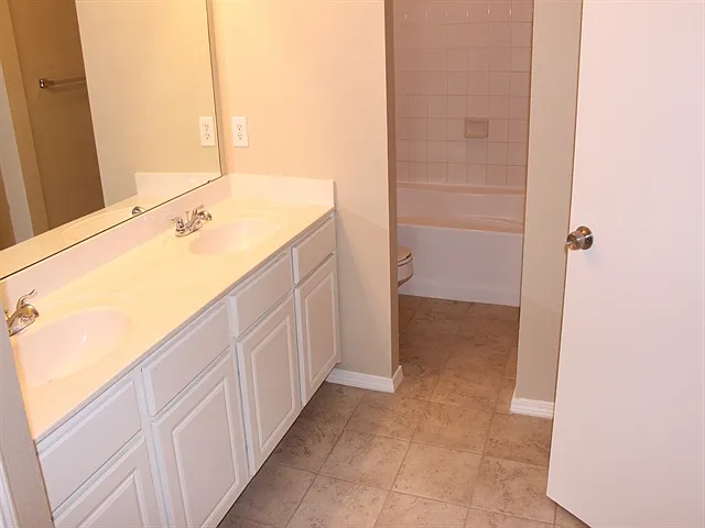 3352 Chapel Wood Ct — Photo 7