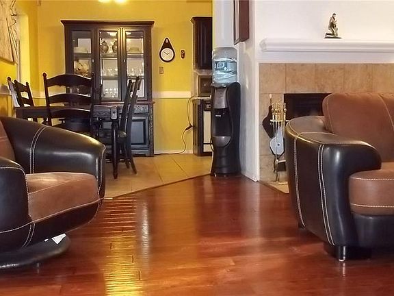 4th image of 825 Woodhaven Ln