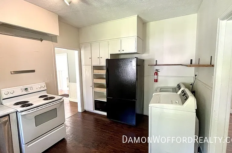 3917 N State St — Photo 11