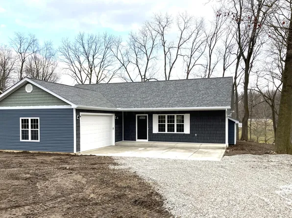 92 N High St, Croton, OH 43013