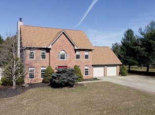 7424 Whitlind Ln, Athens, OH 45701