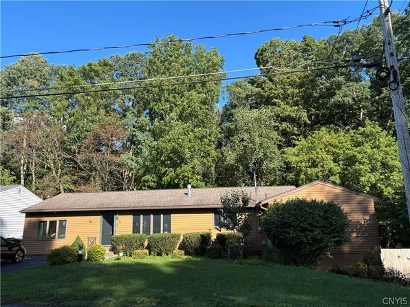 100 Wallace Ave, Camillus, NY 13031