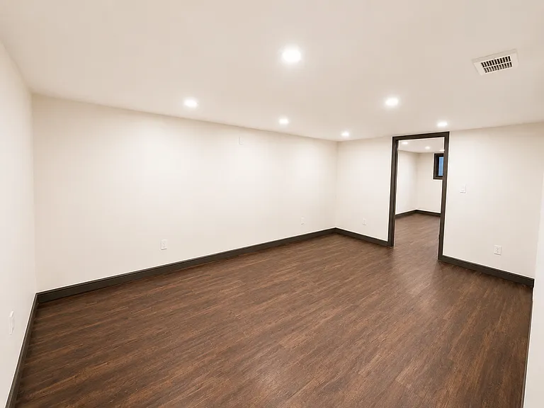 9610 Britannia Ct — Photo 10