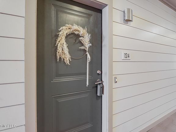 3rd image of 2501 Bienville Blvd #124