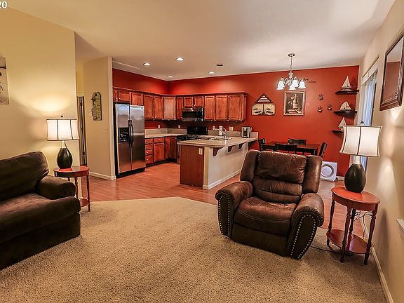 4th image of 5910 NE 60th Cir