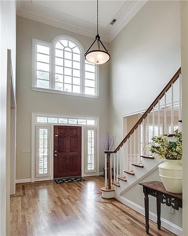 2nd image of 113 Savoy Cir