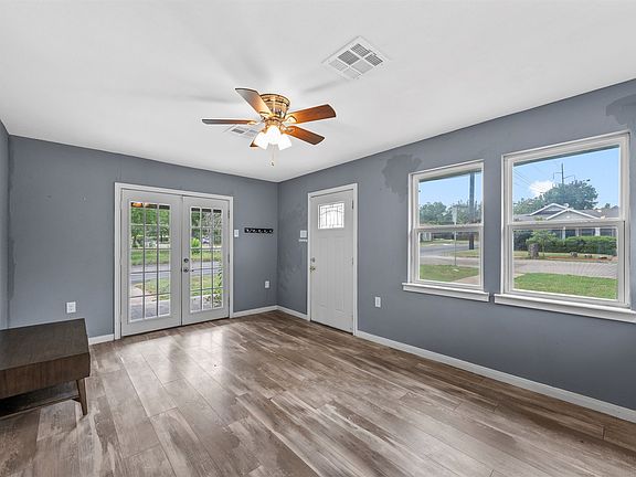 4th image of 2426 McKenzie Ave