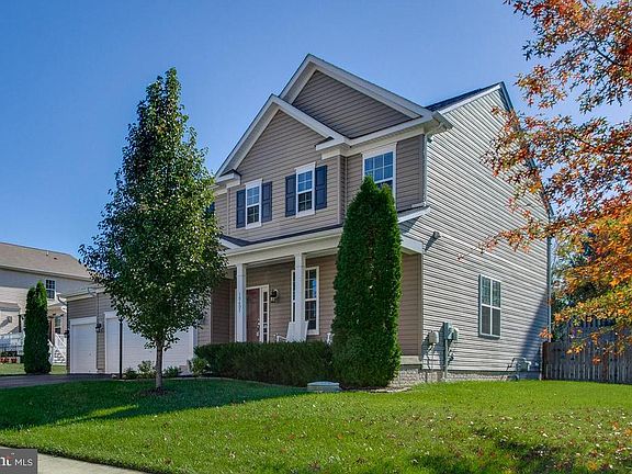 3rd image of 10605 Berry Orchard Ct