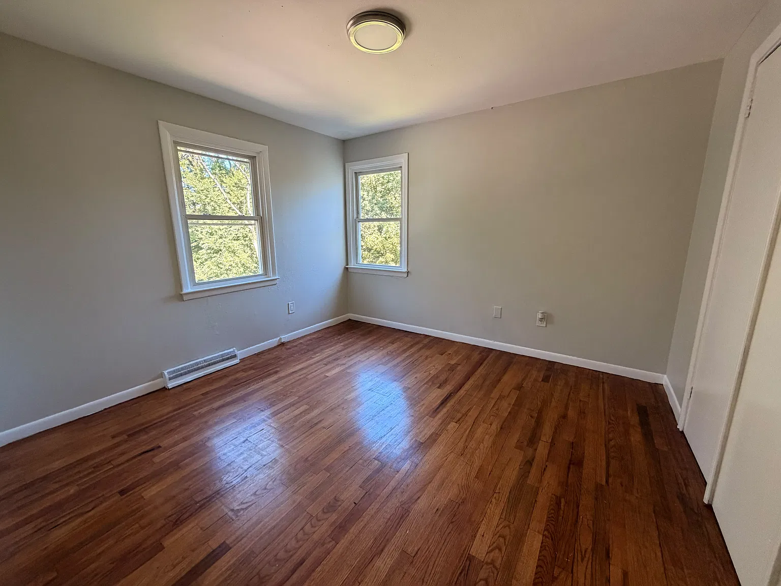3 bed, $1,890 — Photo 3