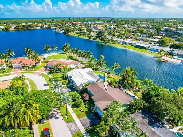 8234 SW 201st Ter, Cutler Bay, FL 33189