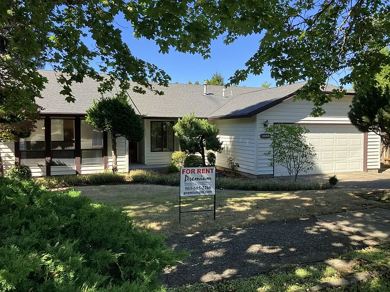 1325 Elser Dr SE — Photo 1