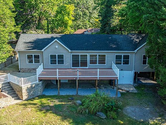3rd image of 552 Beech Dr