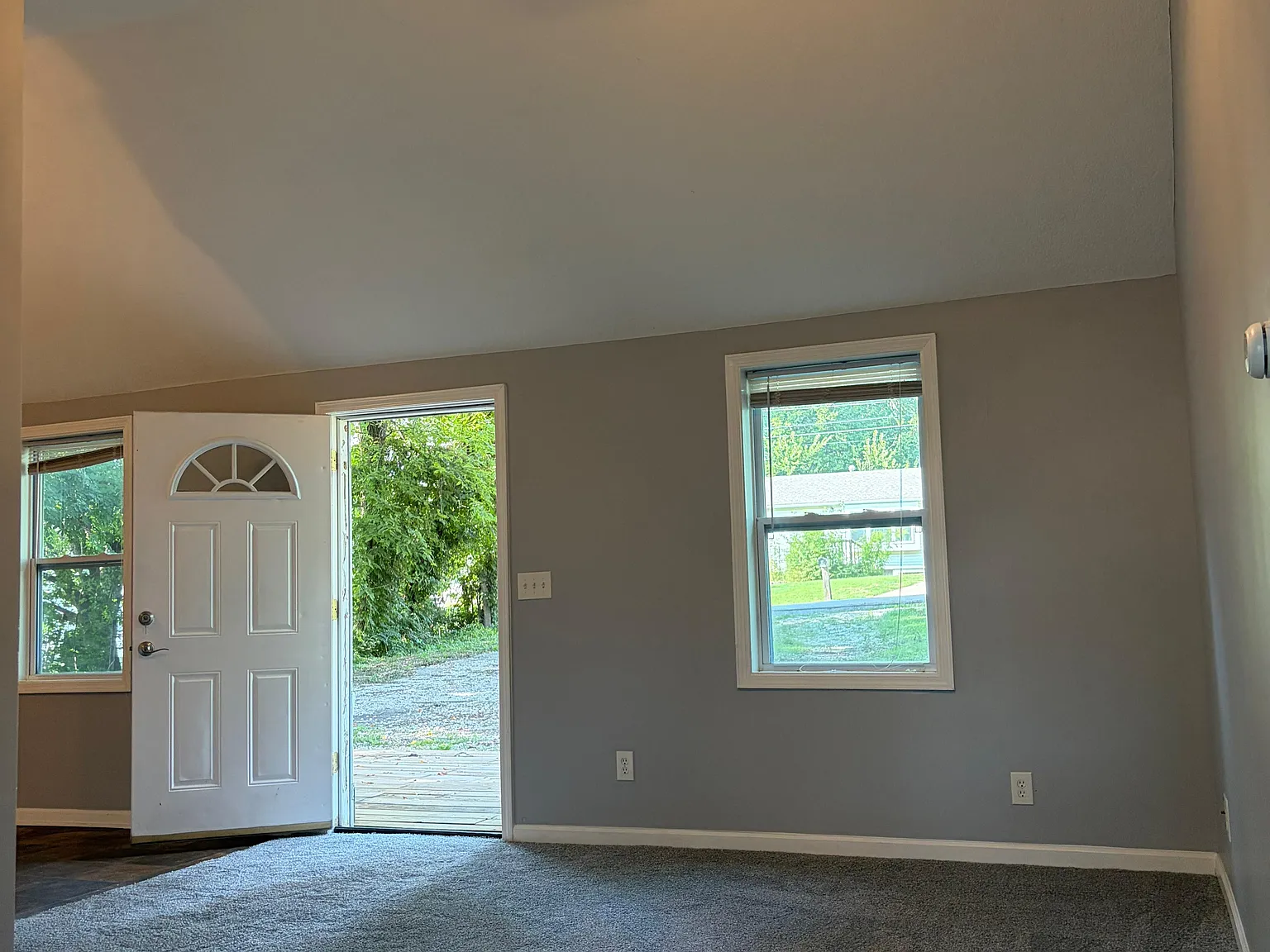 3 bed, 1156 sqft, $1,750 — Photo 4