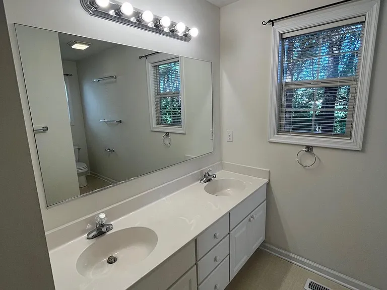 921 S Talbot St #C — Photo 15