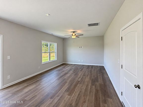 5th image of 45 Fiddleneck Court