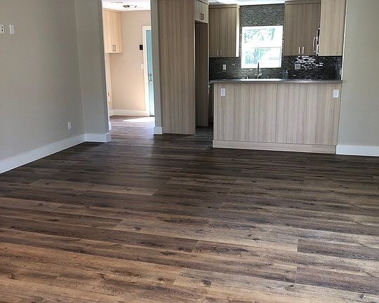 3rd image of 8034 Airlane Ave