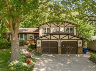 1914 Harrow Rd, Waterloo, IA 50701