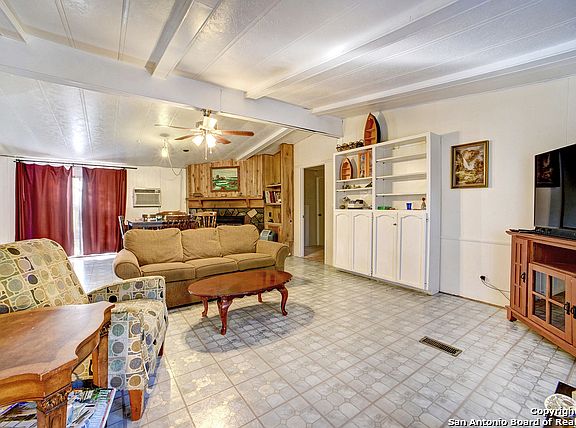 3rd image of 204 Saddle Mountain Dr