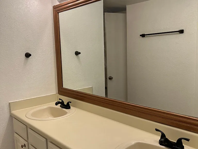 12828 Woodbend Ct — Photo 29