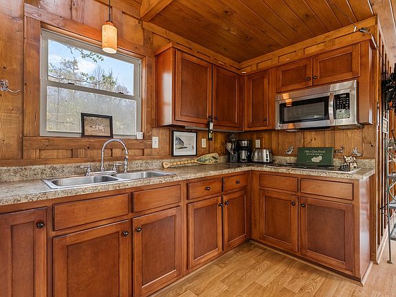 17th image of 3490 Yager Dr