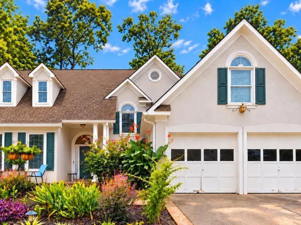1064 Bellaire Ct, Lawrenceville, GA 30043