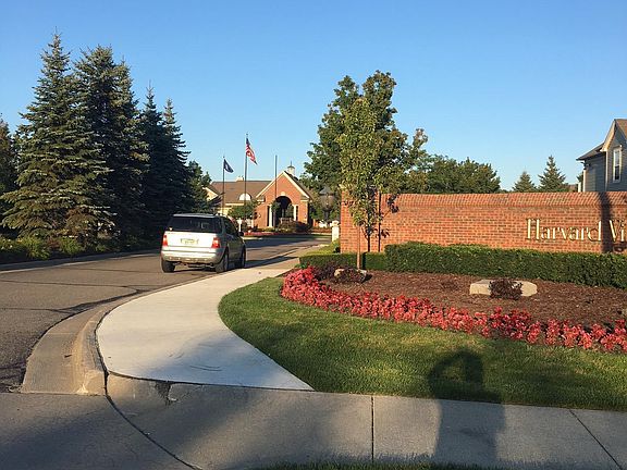 2nd image of 15258 Cornell Dr