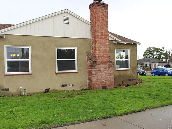 3rd image of 703 E Bonnie Brae Ct