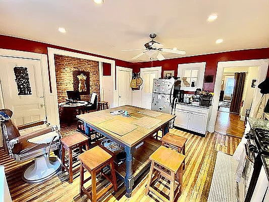 5th image of 167 Hancock St #1